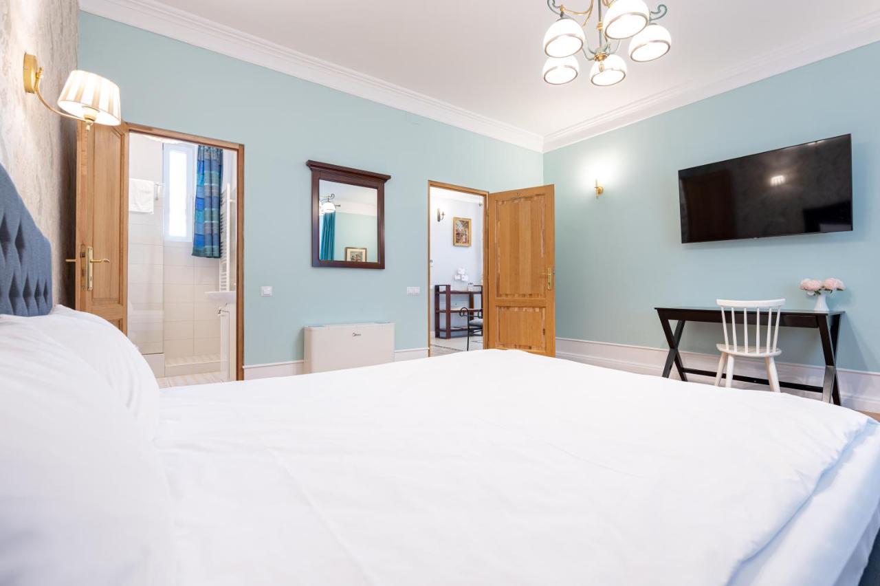 Old City Apartment Oradea Buitenkant foto